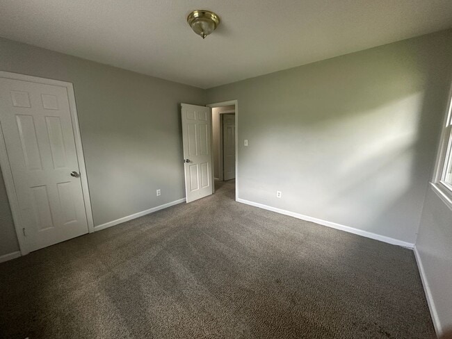 Building Photo - Northeast Raleigh 3 bedroom gem!