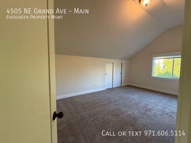 Building Photo - 4505 NE Grand Ave