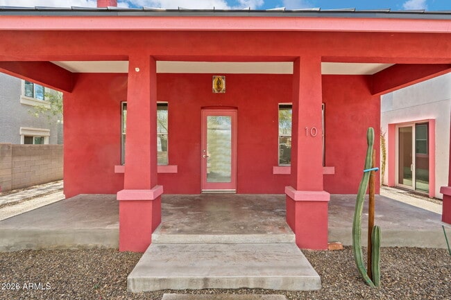 Building Photo - 1337 E Polk St