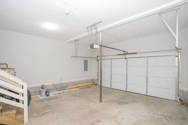 Building Photo - 822 Sugarcane Way
