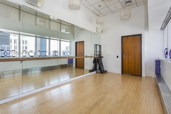 Building Photo - 350 W 42nd St