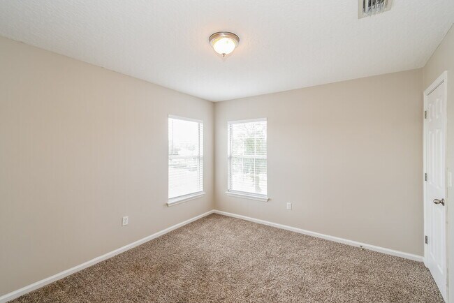 Building Photo - 9286 Hawkeye Dr