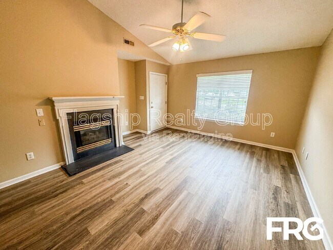 Building Photo - 3311 Moseley Dr