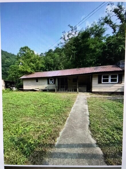 Primary Photo - 22185 Card Mountain Rd
