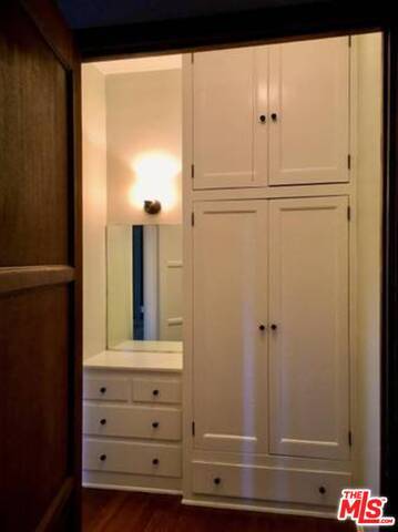 Building Photo - 329 N Heliotrope Dr