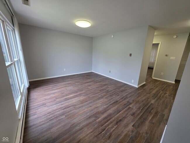 Building Photo - 3805 Biscayne Rd