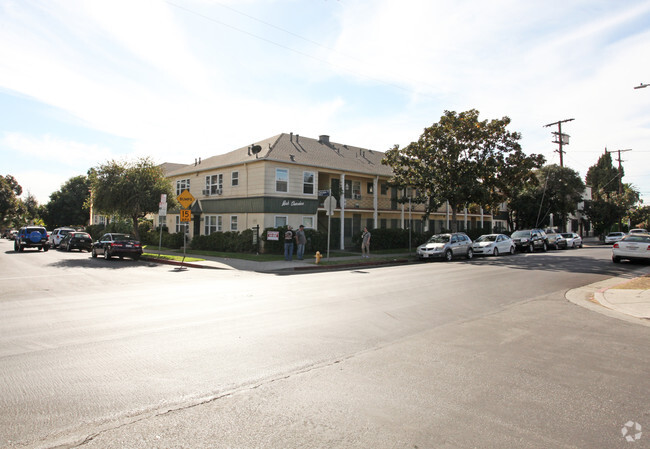 Primary Photo - Park Cherokee Apartments