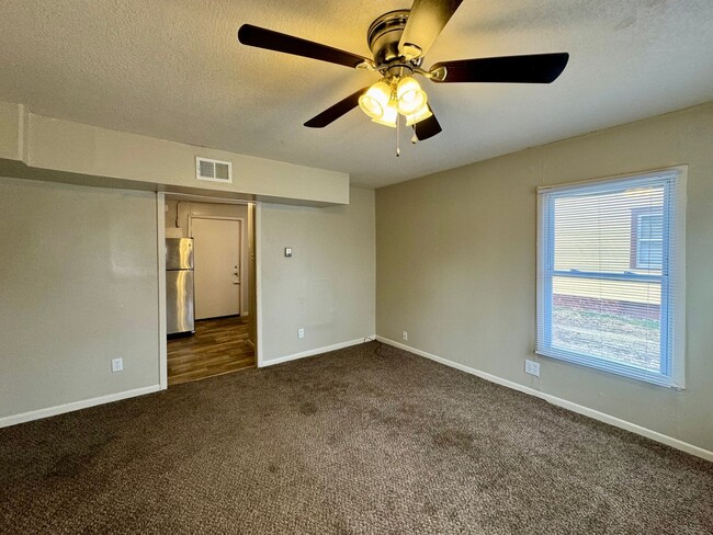 Building Photo - Affordable 2-Bedroom South Wichita