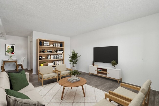 Interior Photo - Two | Five Greenway Apartments