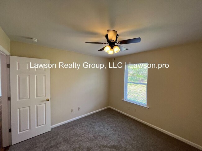 Building Photo - 7th St 306-8