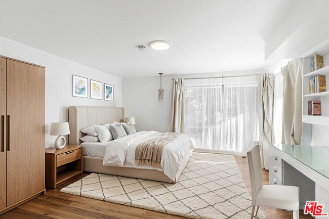 Building Photo - 5160 Los Feliz Blvd