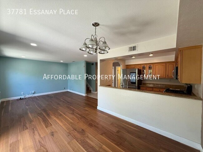 Building Photo - 37781 Essanay Pl