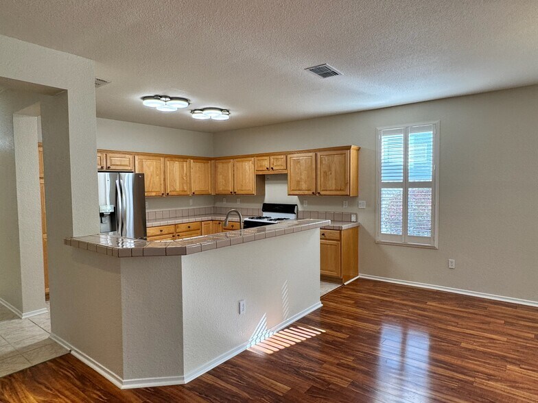 Building Photo - 5977 Whisperlodge Way