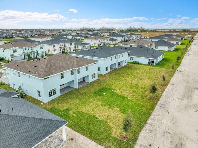 Building Photo - 1687 Hoot Owl Holw