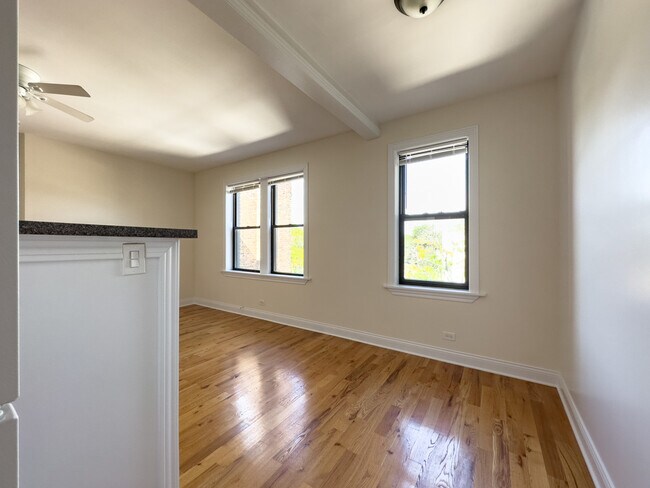 Building Photo - 348 Park Ave