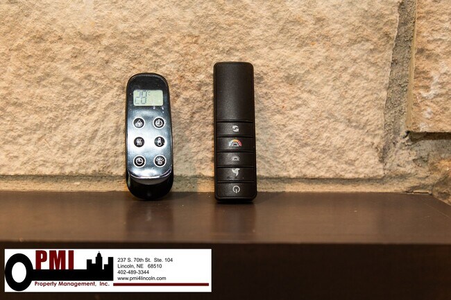 Building Photo - 5 Bedroom and 3 Bathroom House