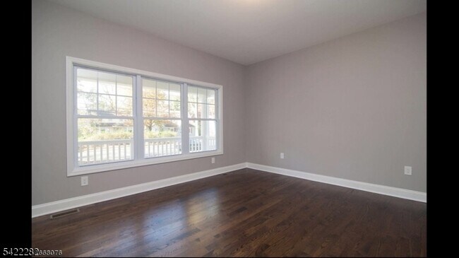 Building Photo - 227 E McClellan Ave