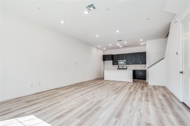 Building Photo - 9915 Schramm St