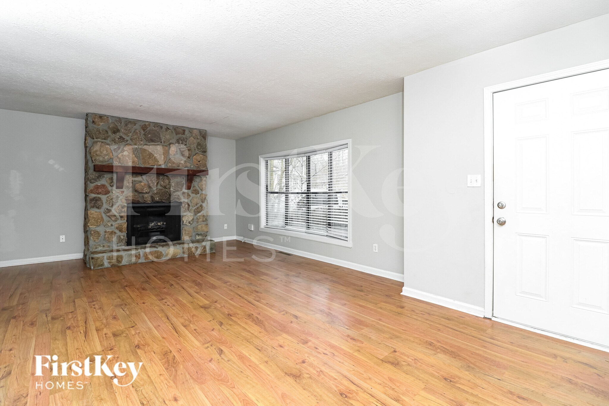 Building Photo - 1006 Hicksmil Ct SW