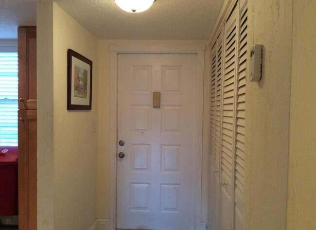 Building Photo - 9200 SW 3rd St