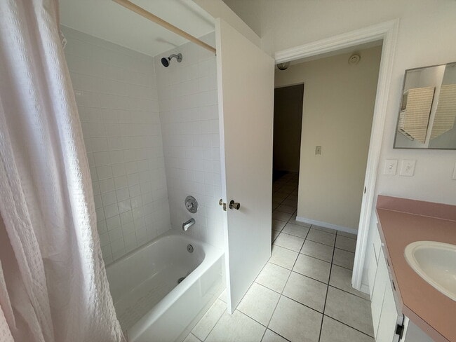 Building Photo - 5027 Panther Dr
