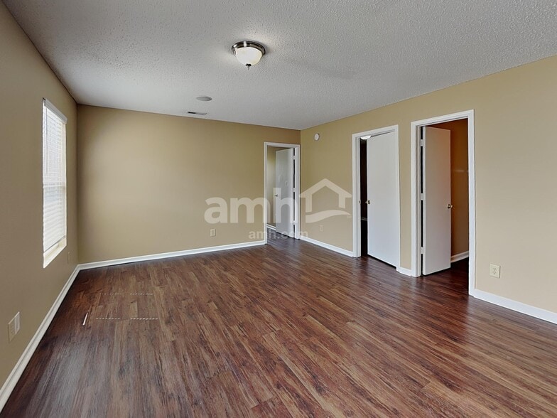 Building Photo - 12115 Maize Dr