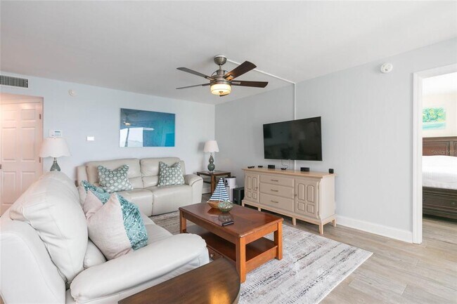 Building Photo - 5729 Del Sol Blvd