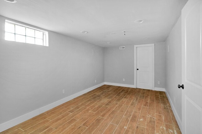 Building Photo - 5017 Indianola Ave
