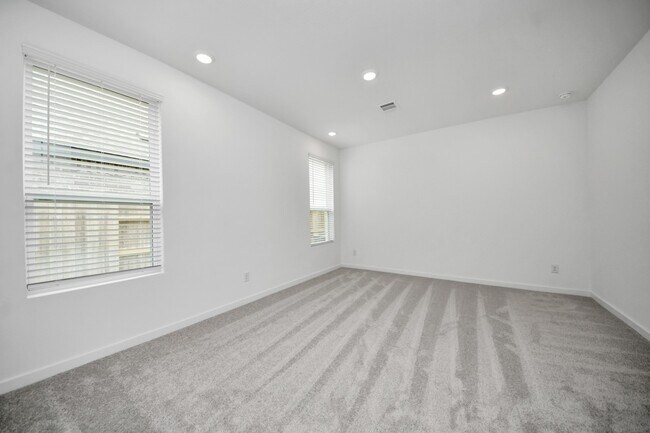 Building Photo - 1062 Blue Stone Dr