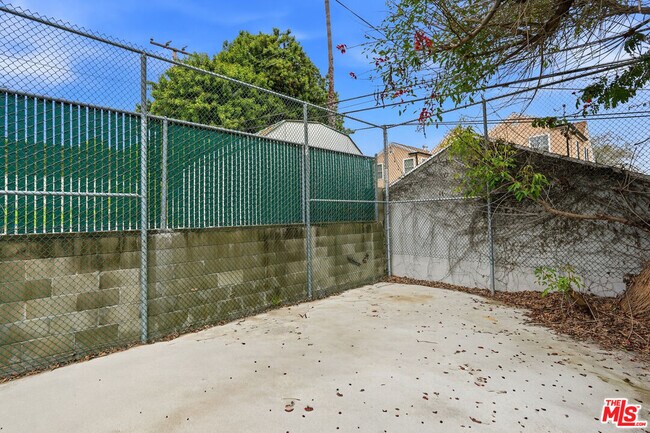 Building Photo - 5452 Harcross Dr