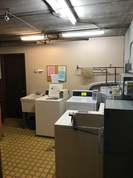 Building Photo - 1030 Dunlop Ave