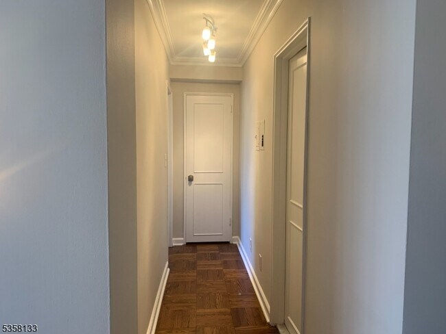 Building Photo - 415 Claremont Ave