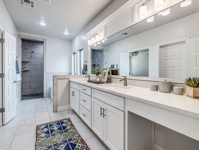 Building Photo - Pool + Deer Creek Schools + 4 bedrooms + 3 car garage + Bonus Room