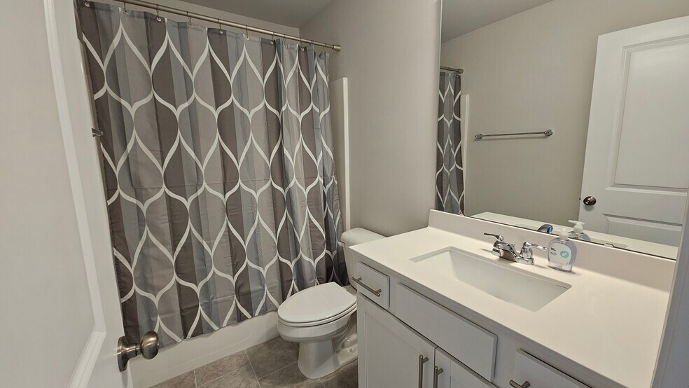 Guest Restroom - 2207 Cape May Ln