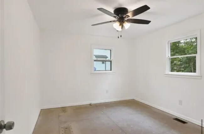 Building Photo - 2260 Pilgrim Mill Rd