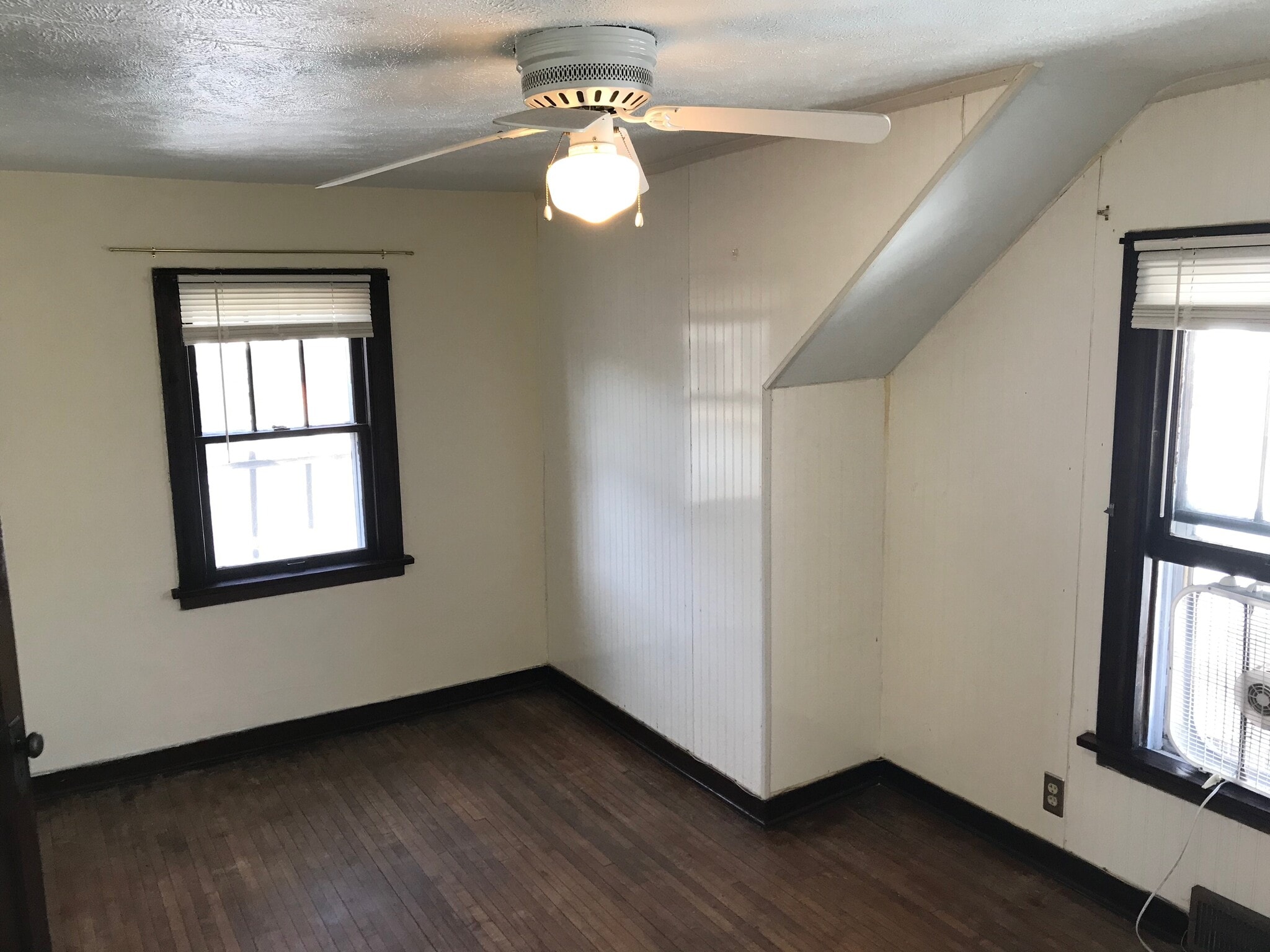 Building Photo - 3226 Milwaukee St