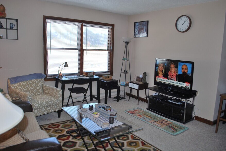 Building Photo - 667 Geyser Rd