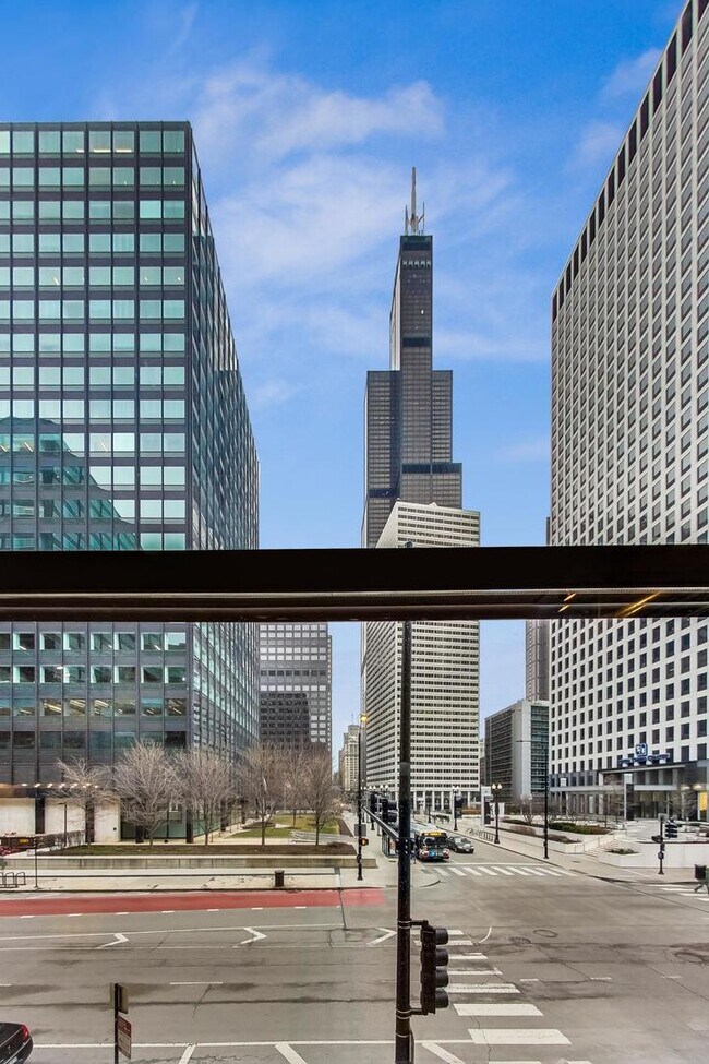 Building Photo - 130 S Canal St