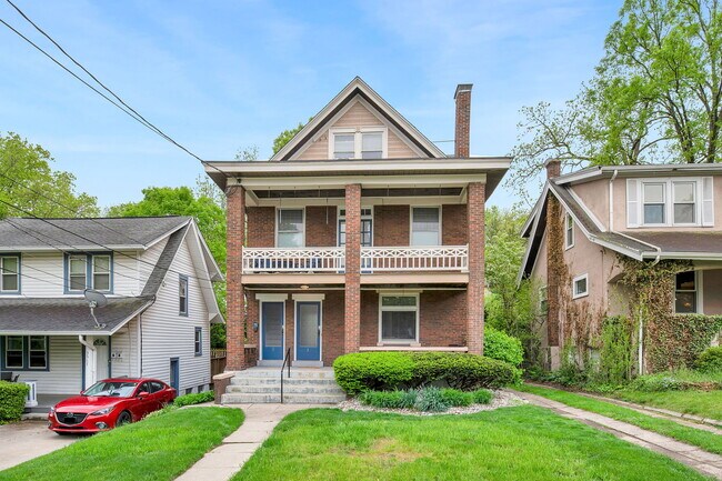 Primary Photo - 3565 Pape Ave