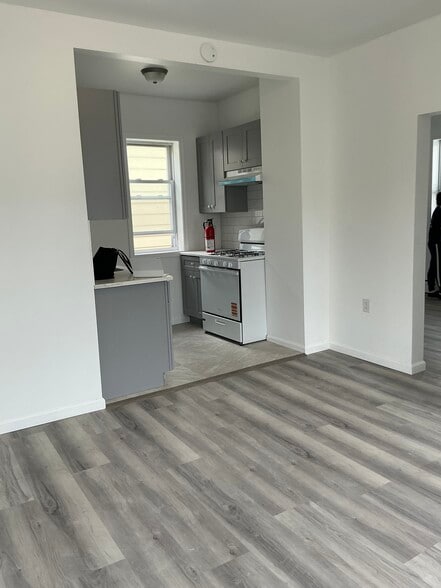Building Photo - 42 Lanza Ave