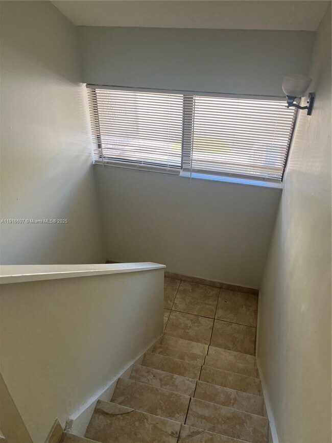 Building Photo - 9722 NW 6th Ln