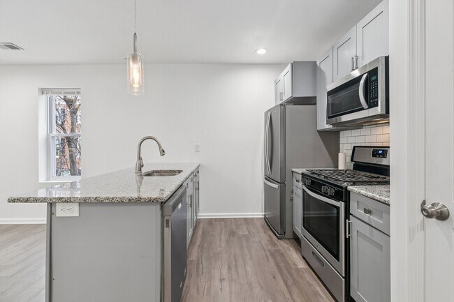 Primary Photo - 2227 E Cumberland St