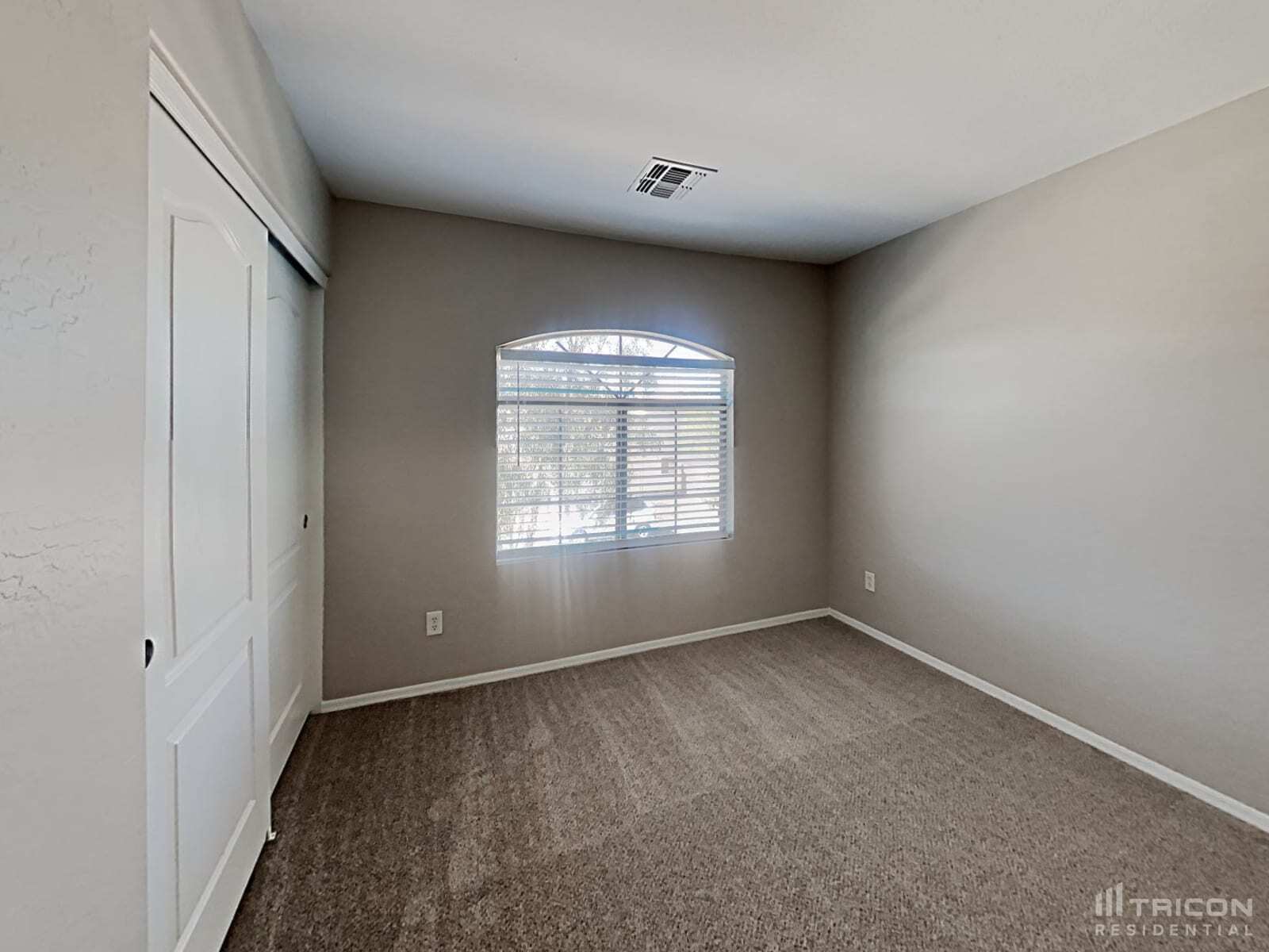 Building Photo - 1641 S 233rd Ln