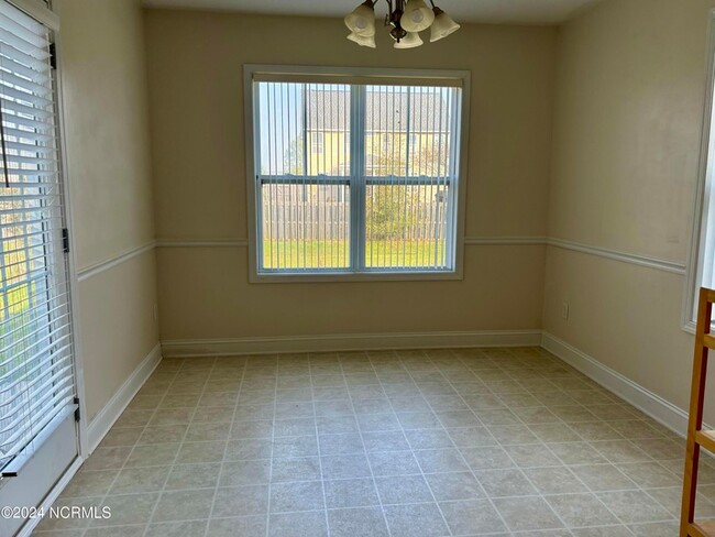 Building Photo - 7109 Verona Dr