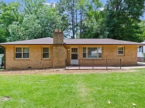 Building Photo - 75 Edenwood Dr