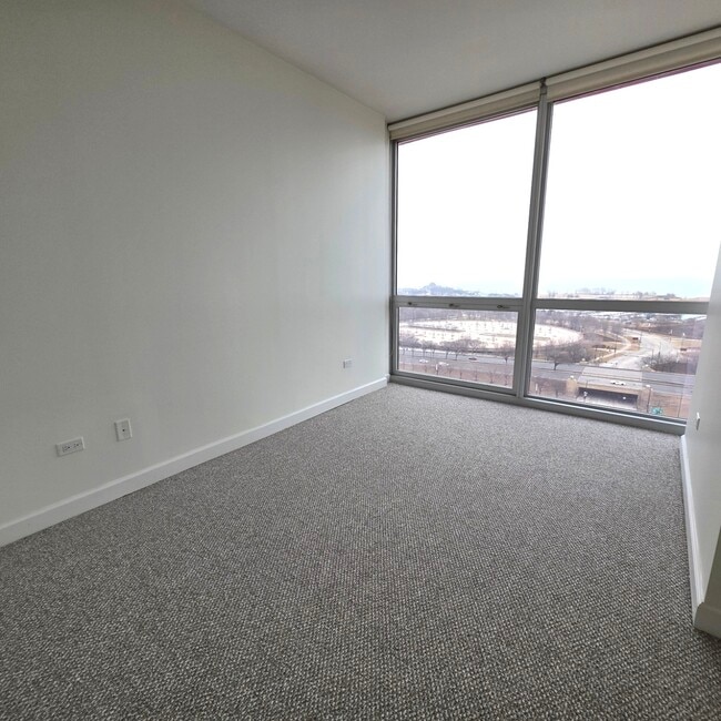 Building Photo - 1841 S Calumet Ave