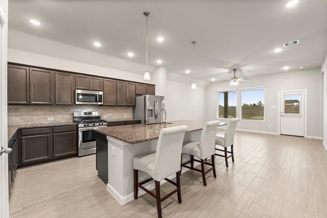 Building Photo - 30839 Boxwood Dr