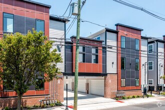 Building Photo - The 606