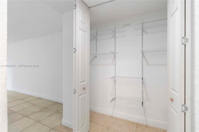 Building Photo - 1800 Sans Souci Blvd