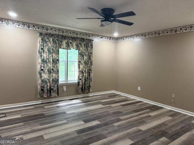 Building Photo - 1358 Stoneleigh Way